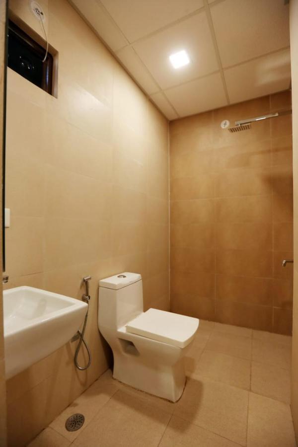 Hotel Ark Wood New Delhi Bagian luar foto