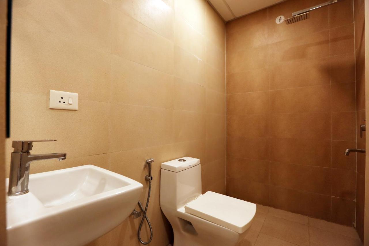 Hotel Ark Wood New Delhi Bagian luar foto