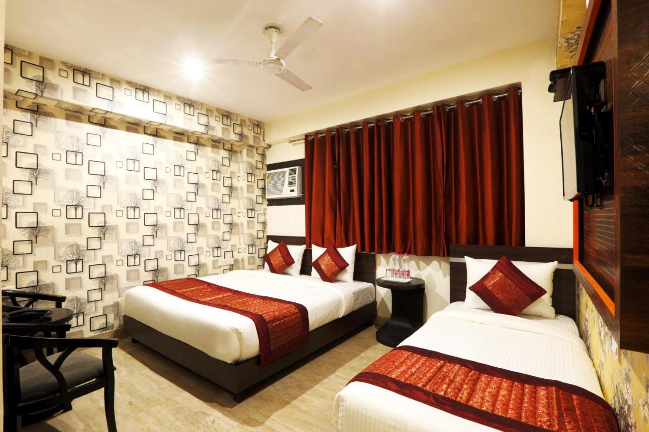 Hotel Ark Wood New Delhi Bagian luar foto
