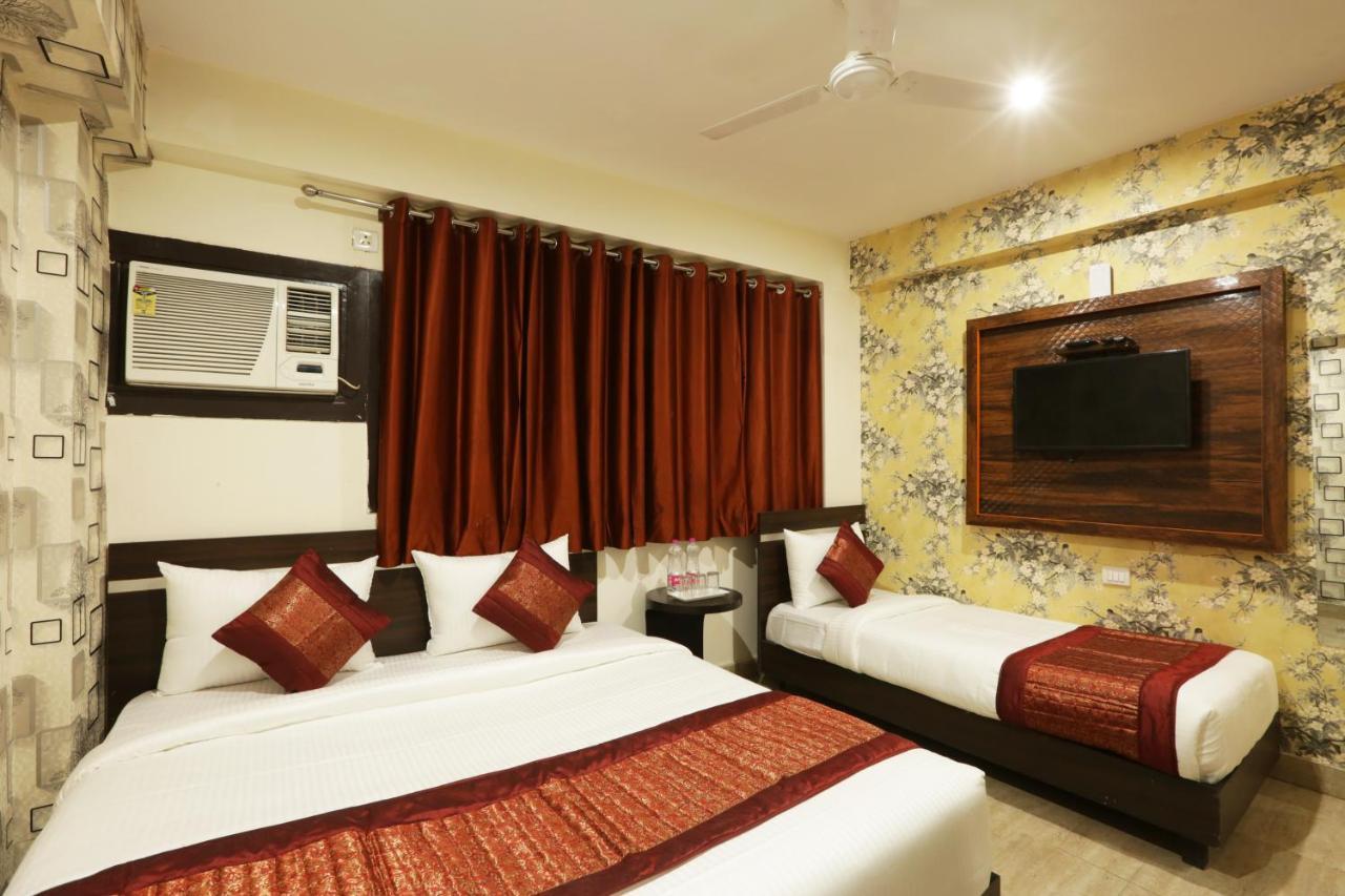 Hotel Ark Wood New Delhi Bagian luar foto